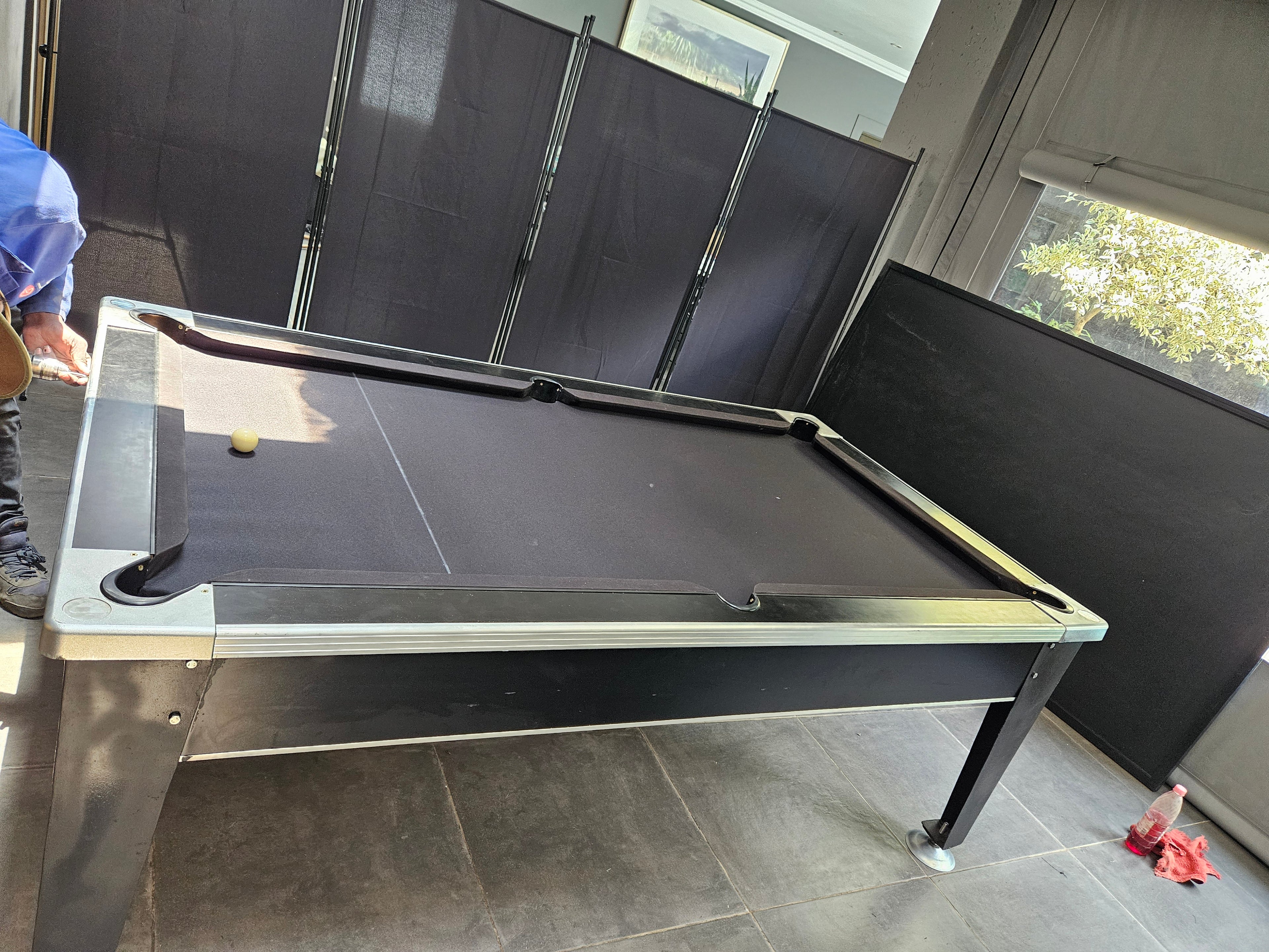 Home use pool table